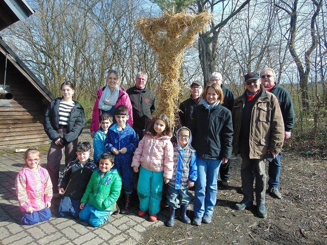 Vorschulkinder Sternenland beim Osterfeuer 2024